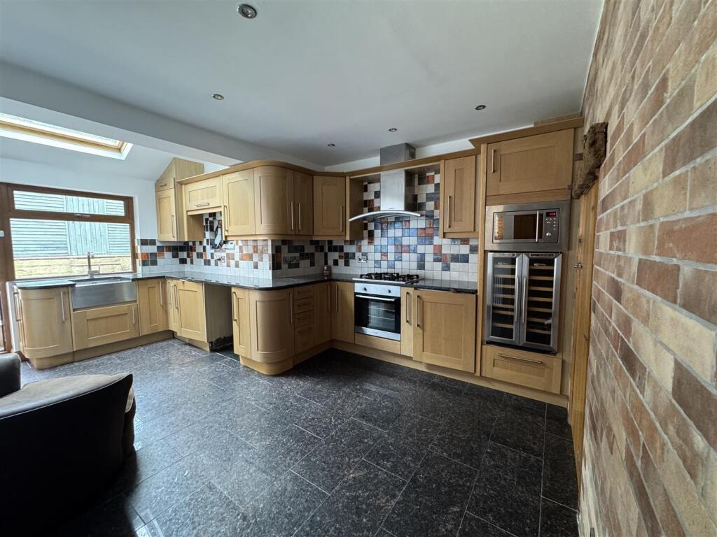 House in Barnsley, Monk Bretton - View 2