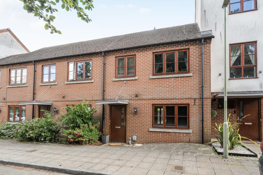 Main image of property: Moths Grace, Basingstoke