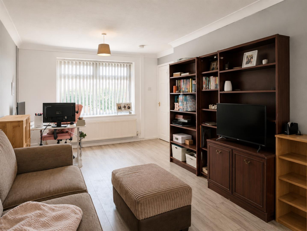 House in Nottingham, Gedling - View 4