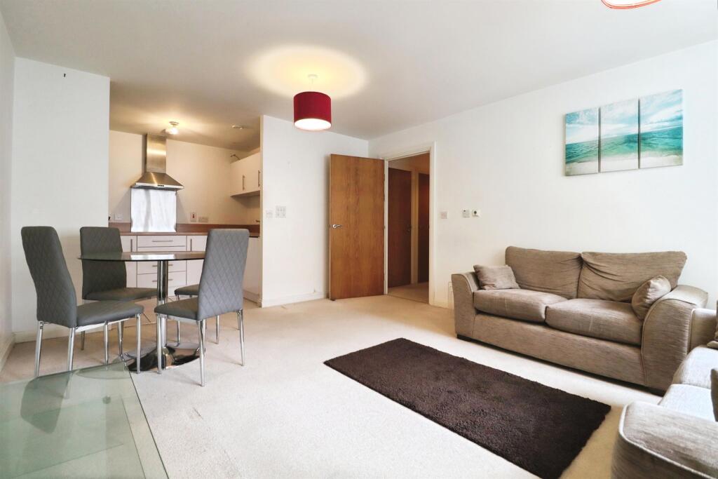 Apartment in Cardiff - View 5
