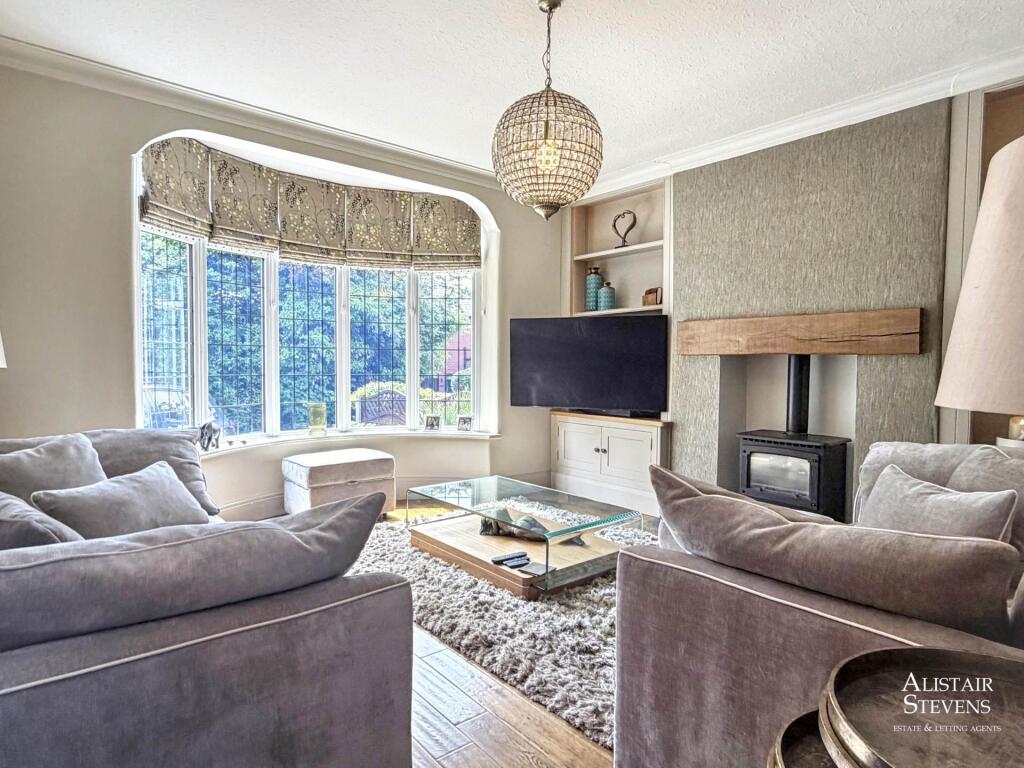 House in Oldham, Greater Manchester - More