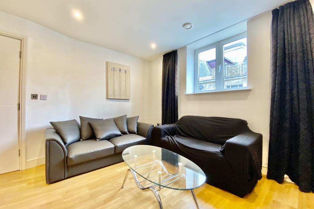 Apartment in Leeds - View 3