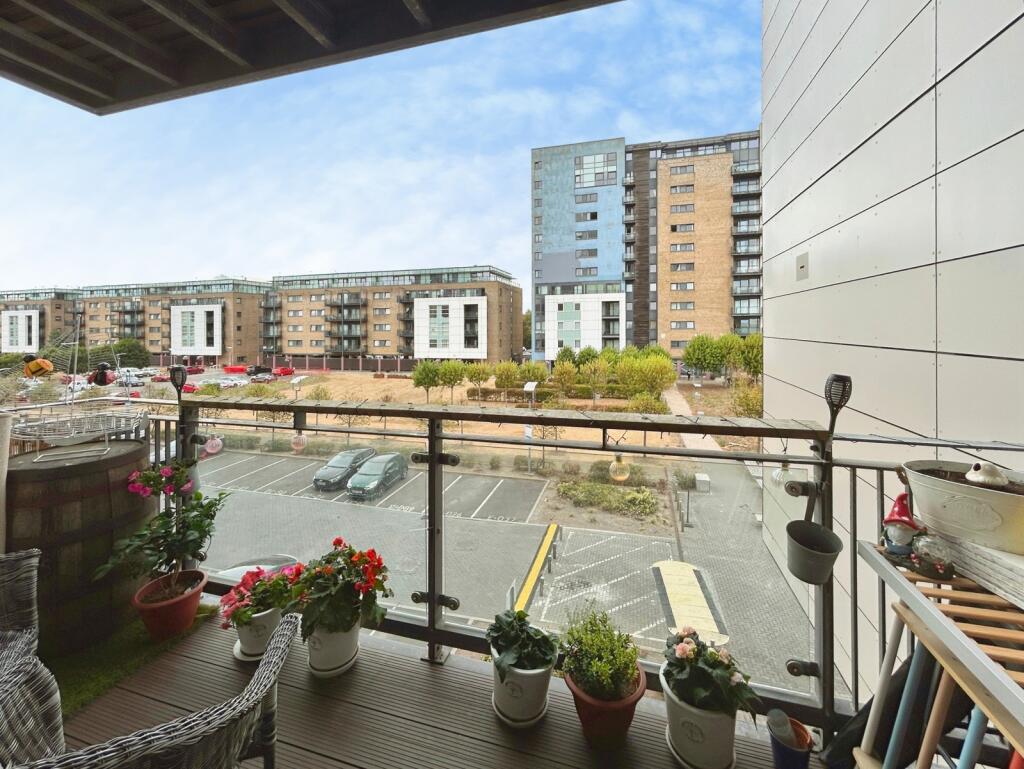 Apartment in Cardiff - More