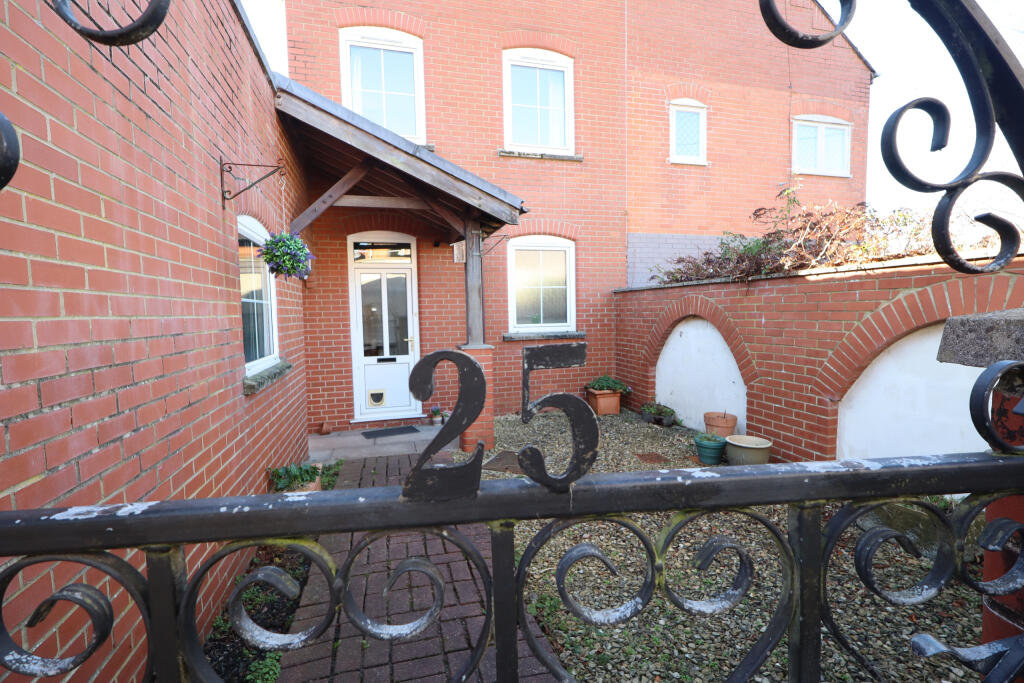 Additional image 25 of Central Wells