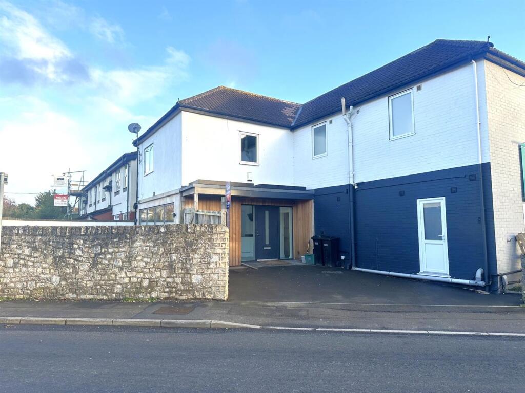 Main image of property: Bath Road, Bristol