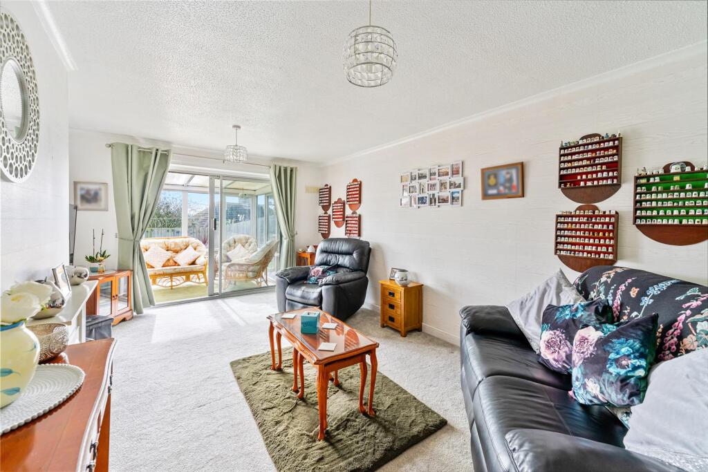Ashbury Drive, Worle Hillside - NO ONWARD CHAIN photo 2