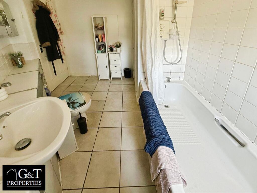 Apartment in Sandwell, Cherry Orchard - More
