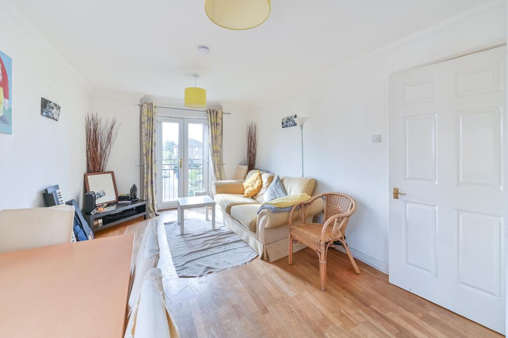 Apartment in London, Clifton Estate, Peckham - View 4