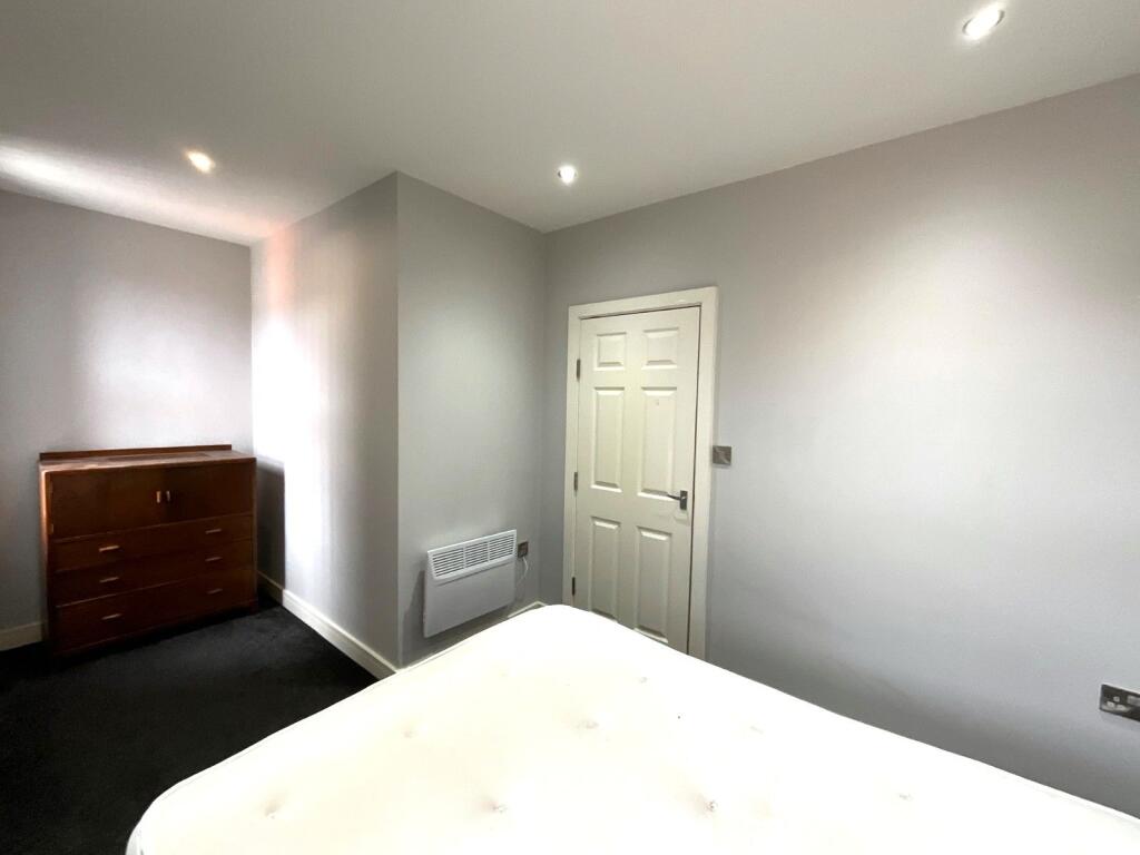 Apartment in Doncaster - View 4