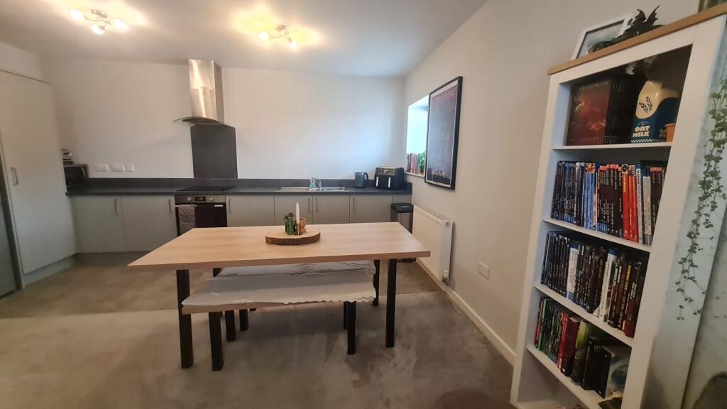 Apartment in Wakefield, Belle Isle - More
