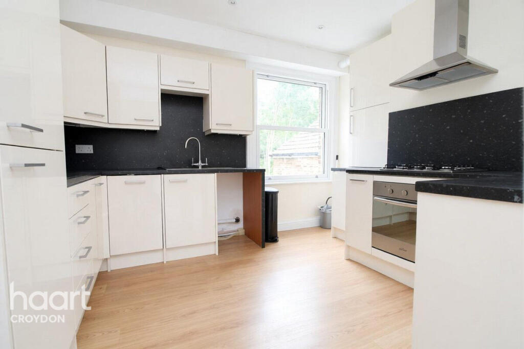 Apartment in Croydon - View 5