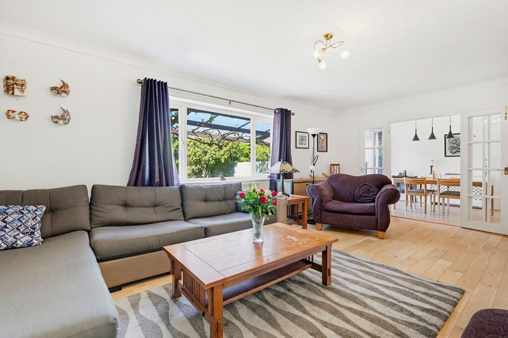 Wolsey Road, Esher, KT10 photo 2