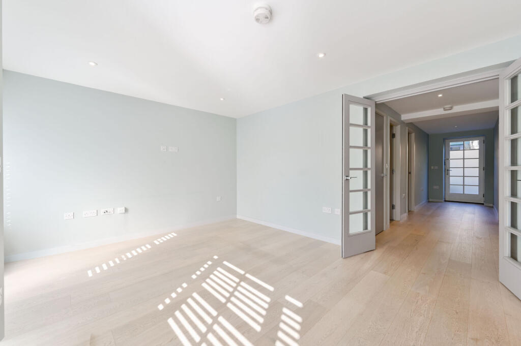 Apartment in London, Hammersmith - More