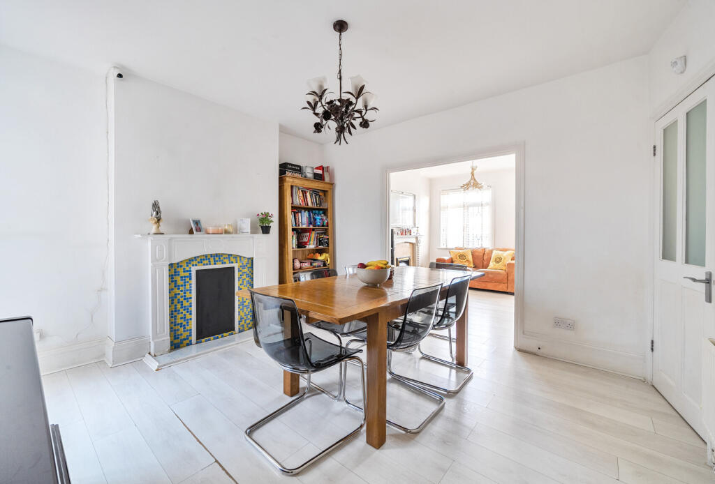 Pretoria Road, Romford, RM7 - View 5
