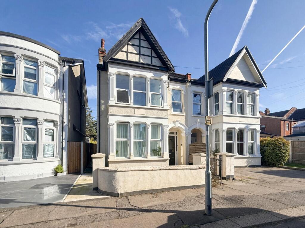 Main image of property: Brightwell Avenue, Westcliff-On-Sea