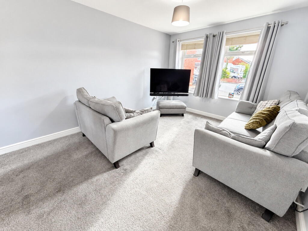 House in Dudley, West Midlands - More