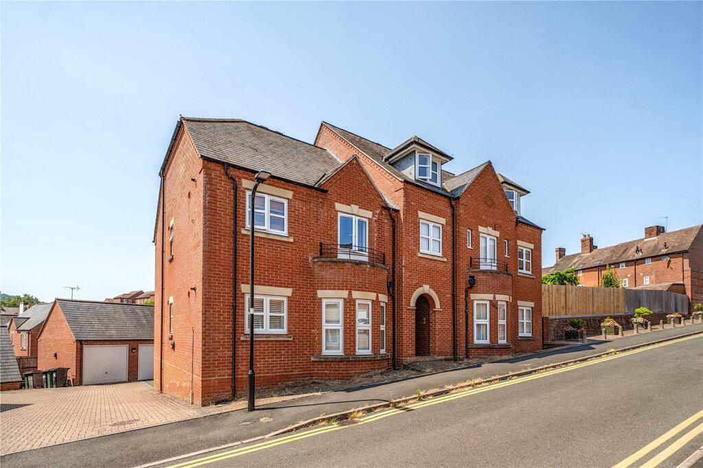 2-bed flat on Friars Garden, Ludlow, Shropshire, £199,950