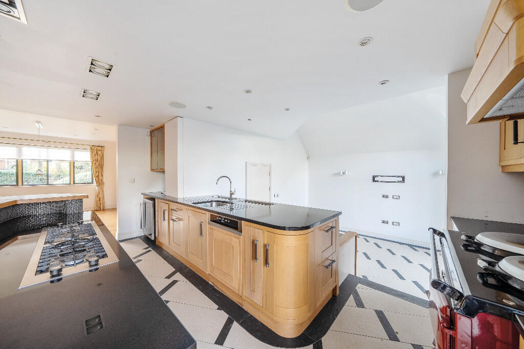 House in London, Totteridge - View 4