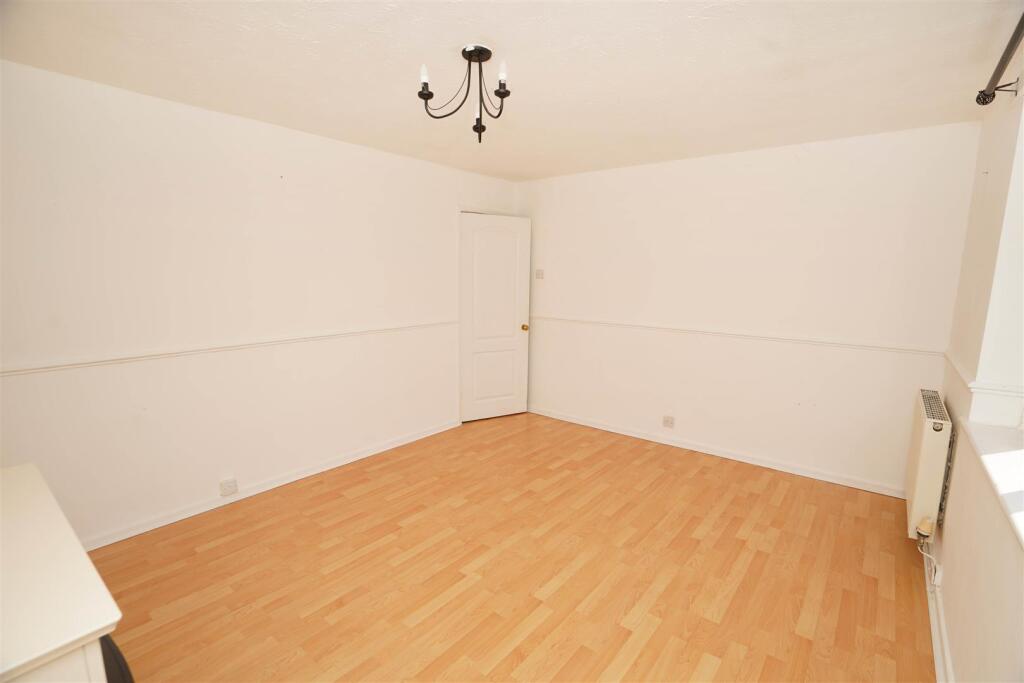 Apartment in Bolton, Bottom o' th' Moor, Horwich - View 2