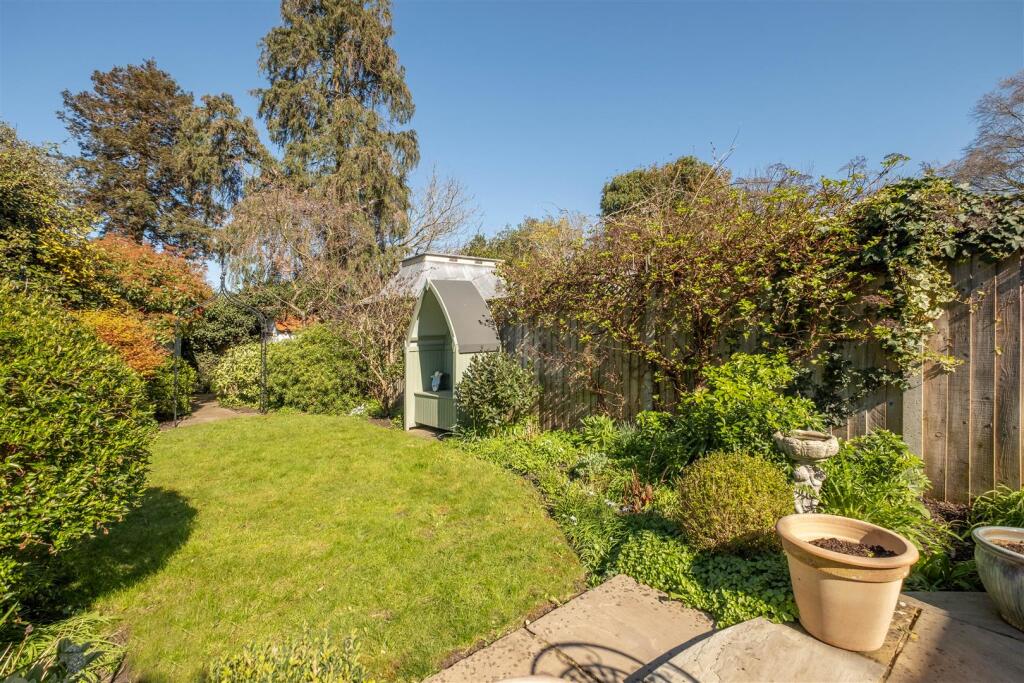 House in Elmbridge, Long Ditton - View 2