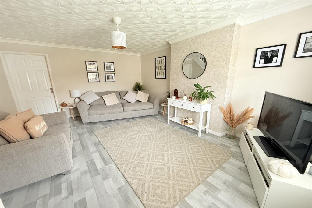 Cheltenham Crescent, Runcorn WA7 4YT photo 4