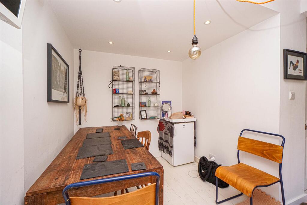 House in Tonbridge - More