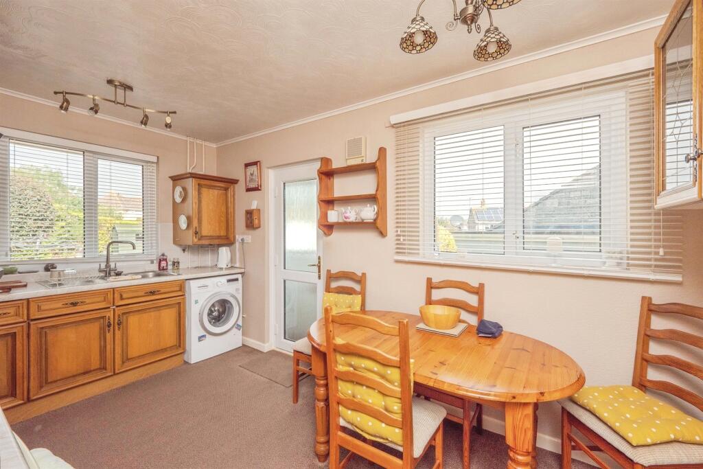 House in Dorchester, Chickerell - View 4