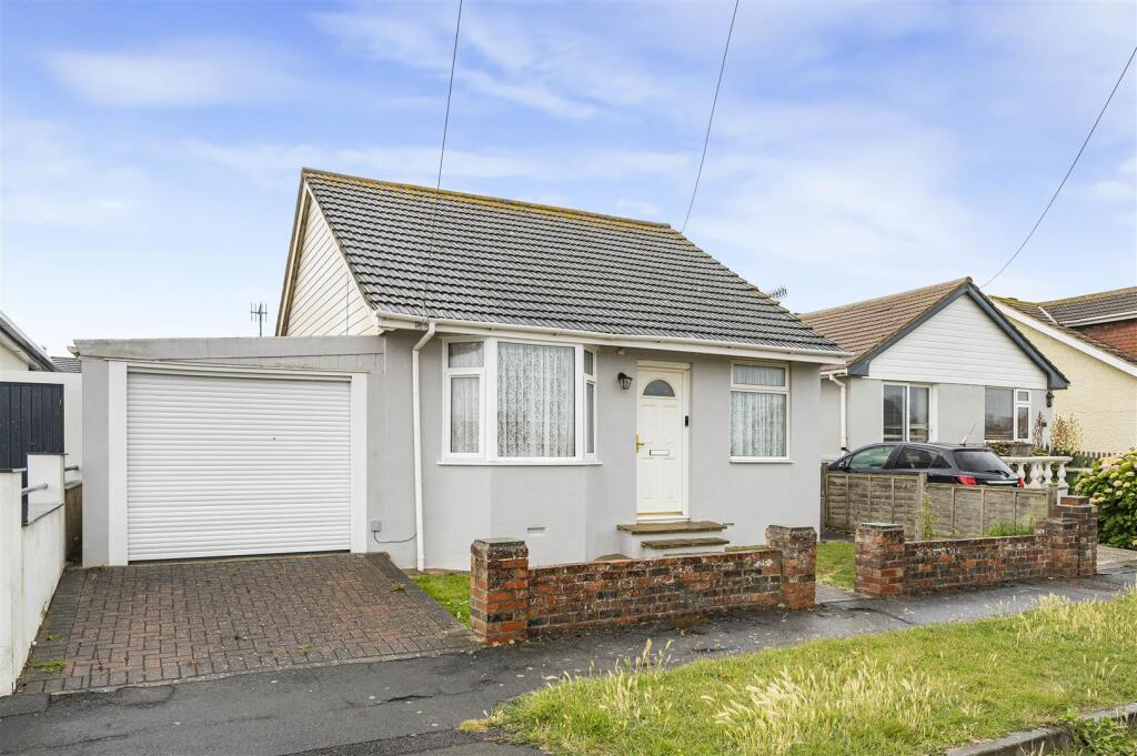 Gladys Avenue, Peacehaven photo 4