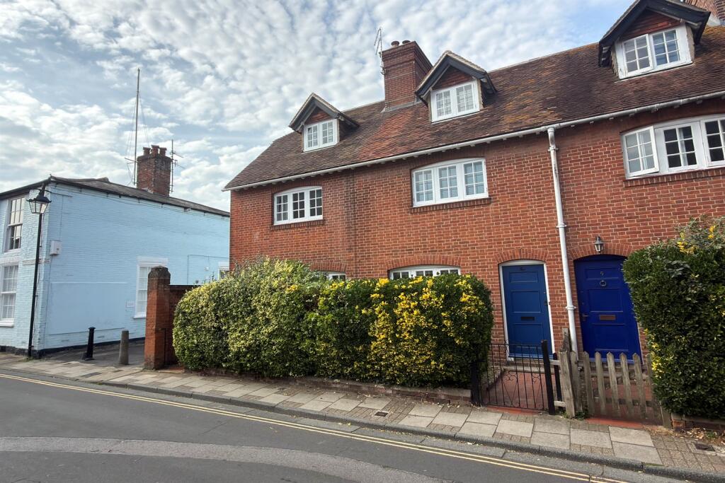 Main image of property: Little London, Chichester, PO19