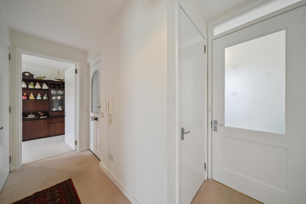 Apartment in Clarkston, Bogton, Netherlee - View 5