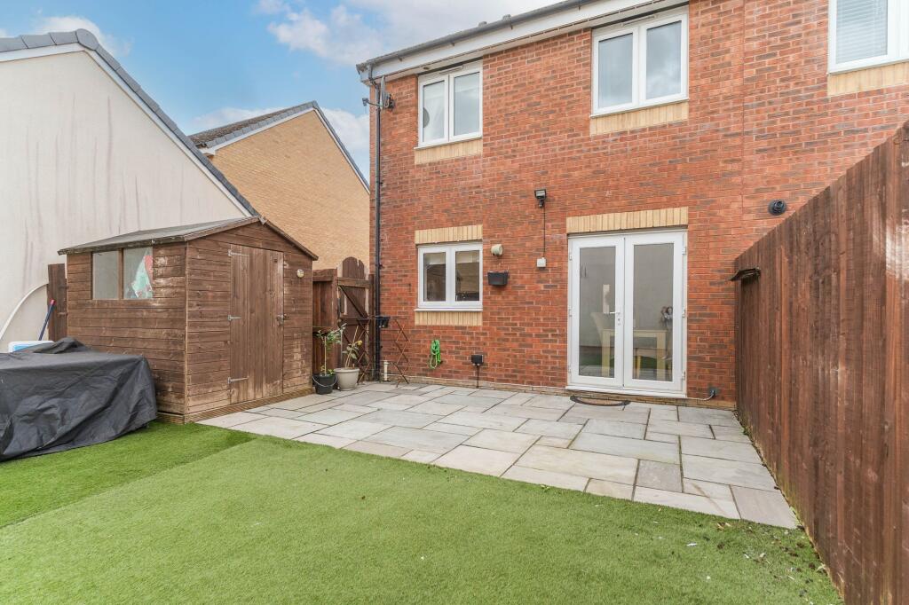 House in Newport - View 4