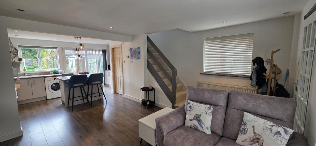 Main image of property: Fairford Way SK5