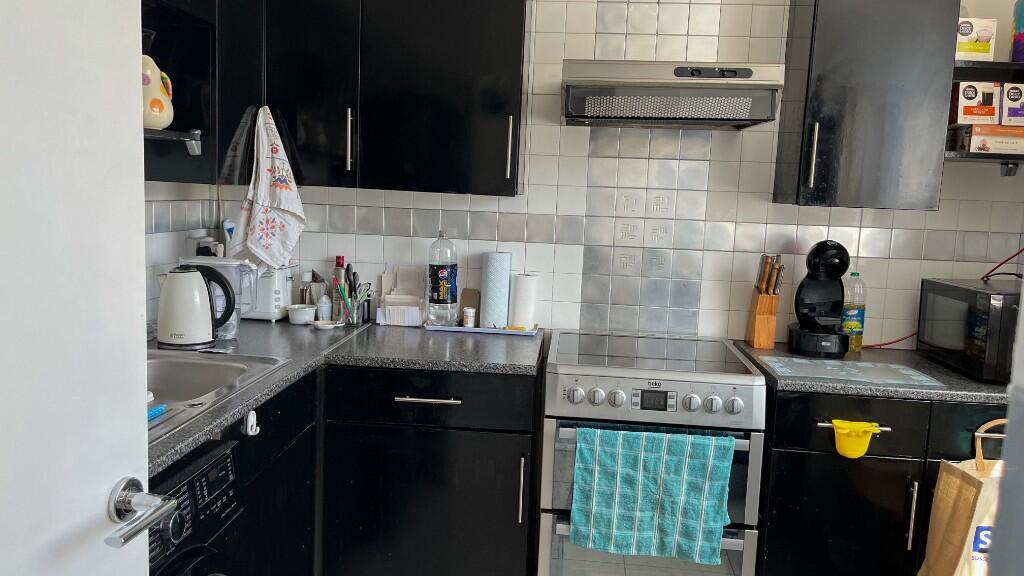 Apartment in London, London Borough of Bromley - View 4