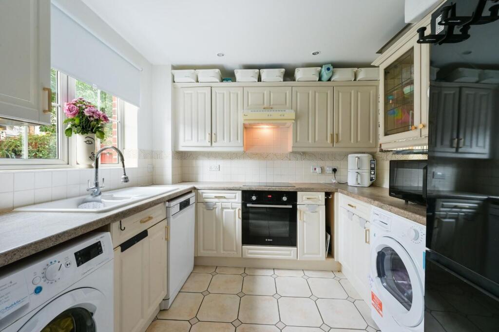 House in Epsom and Ewell, Manor Park - View 4