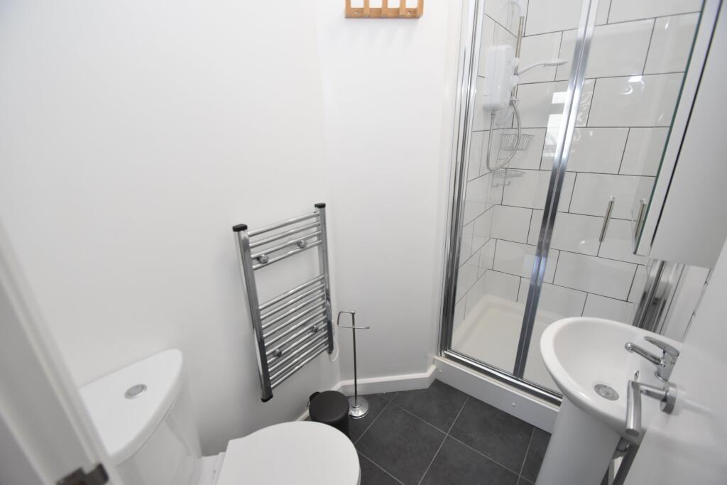 Apartment in Cardiff, Maindy, Cathays - View 4