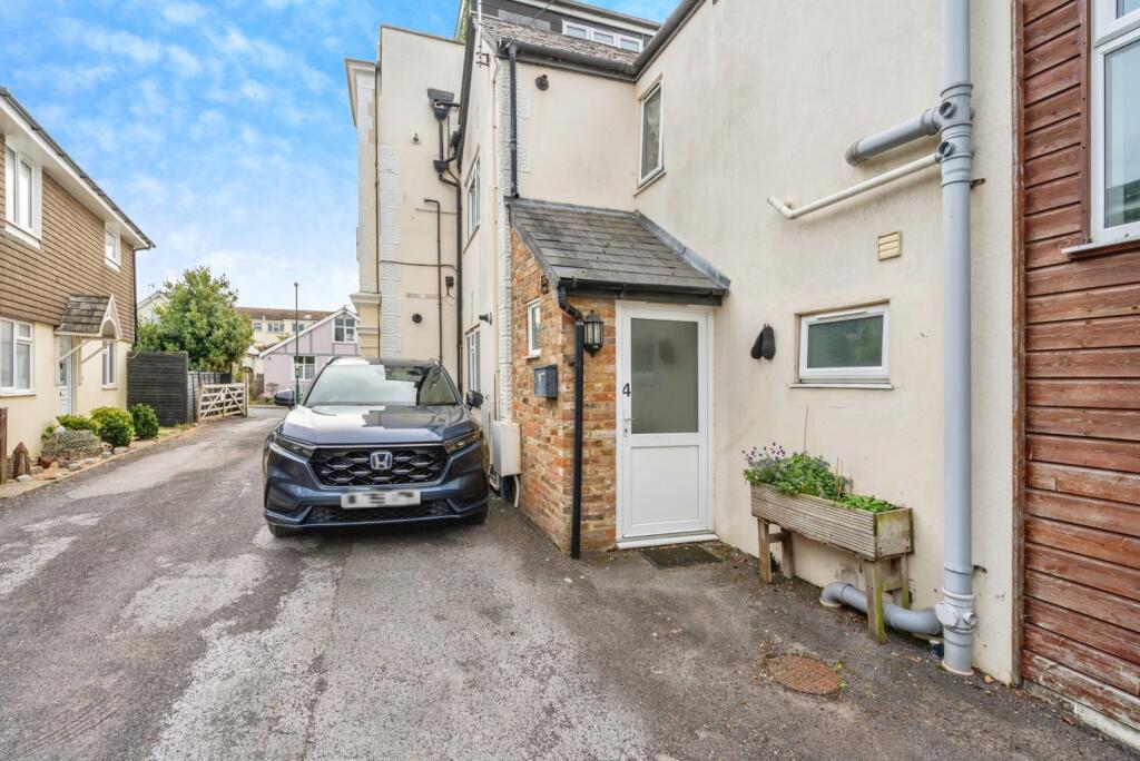 1-bed flat on Havelock Close, Felpham, West Sussex, PO22, £190,000