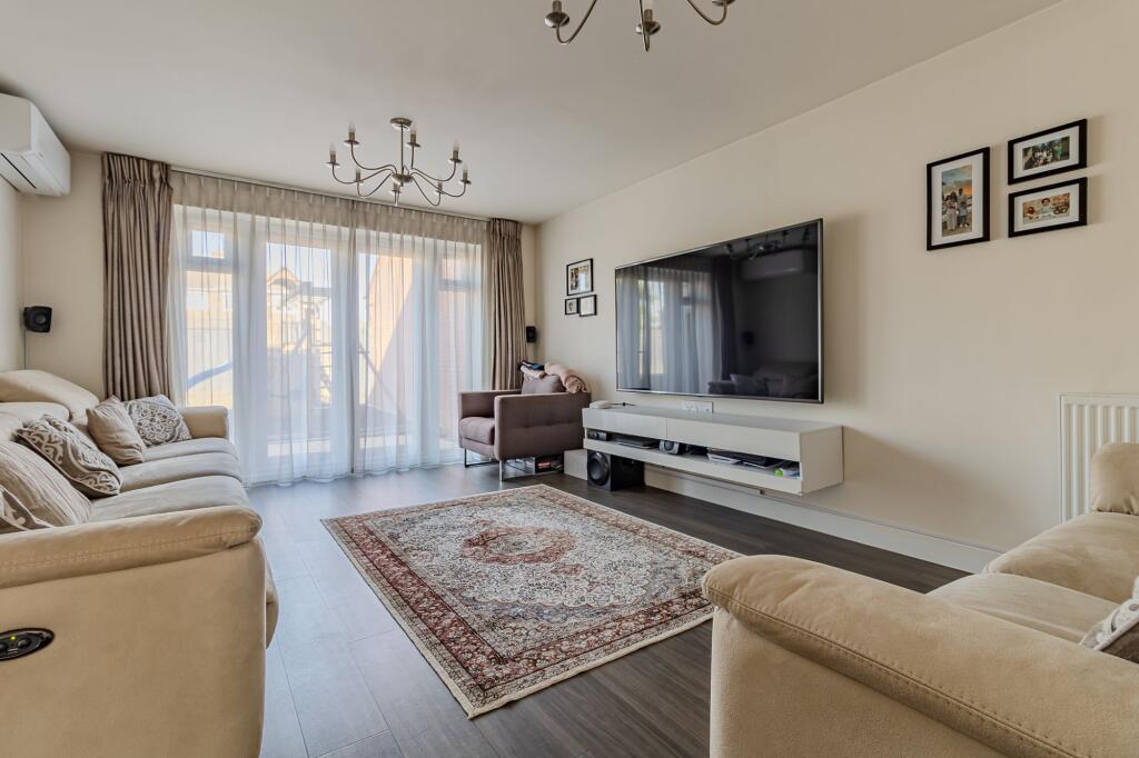House in Leicester - More