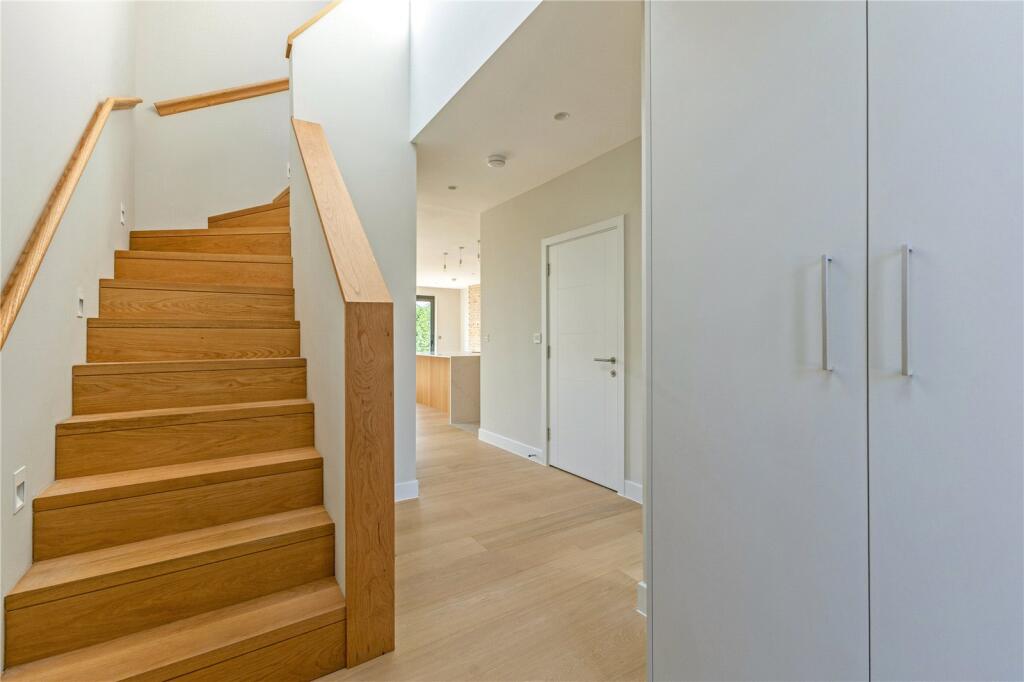 House in Tonbridge - More