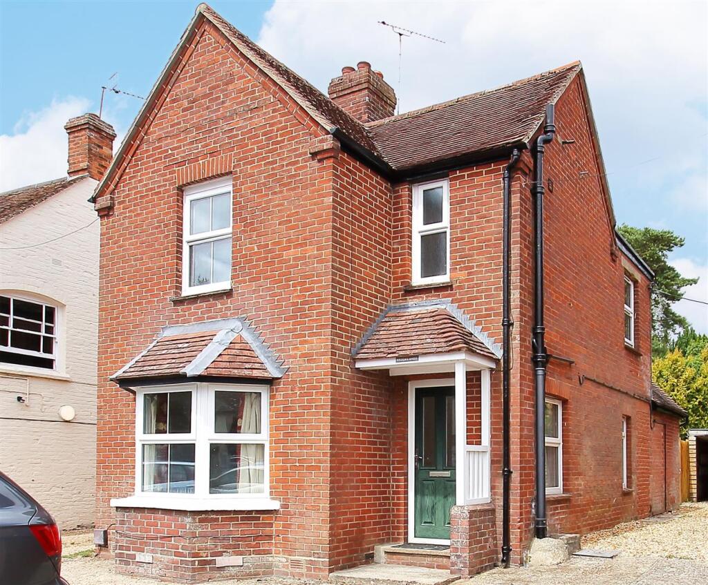 Main image of property: High Street, Stockbridge