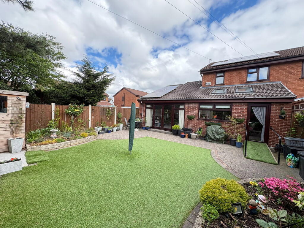 The Bales, Bootle photo 4