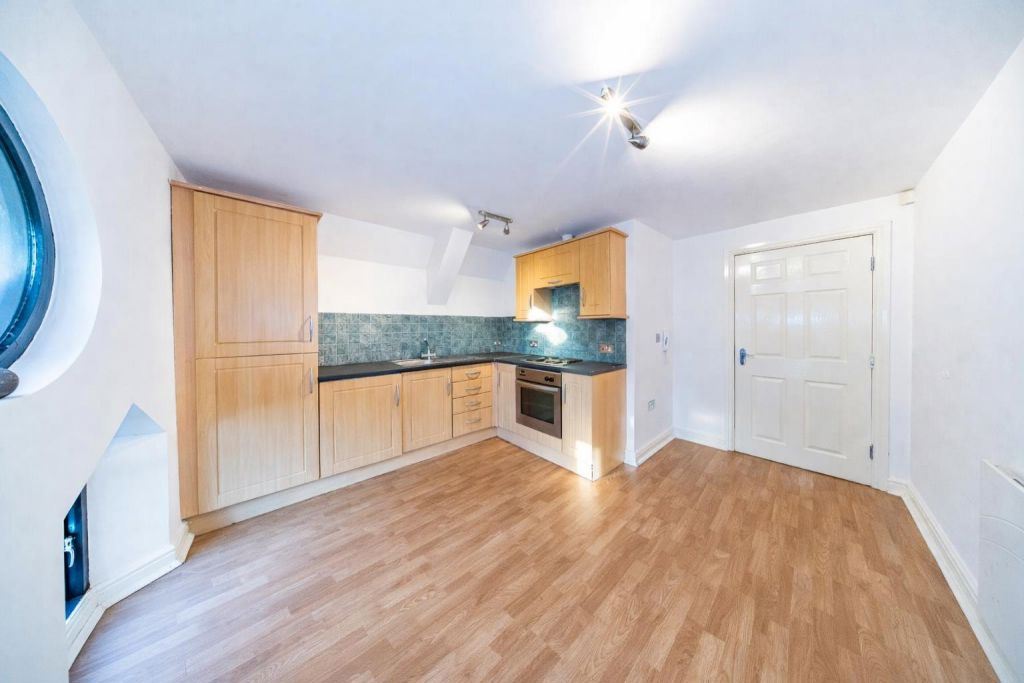 Apartment in Knowsley, Prescot - View 3
