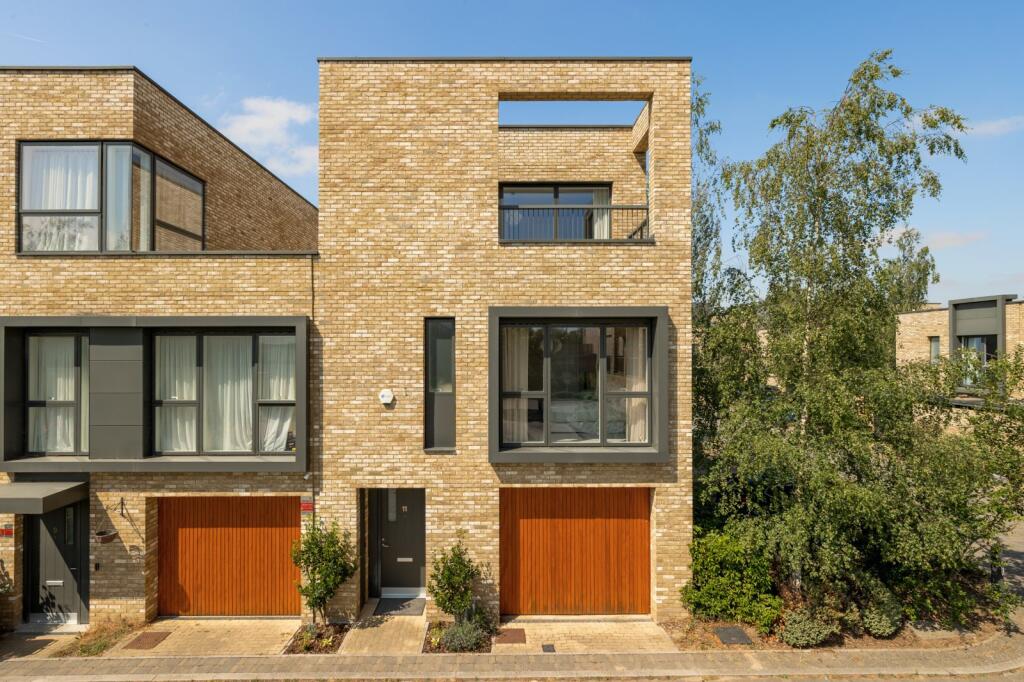 Main image of property: Woodpecker Way, Trumpington, Cambridge, Cambridgeshire, CB2