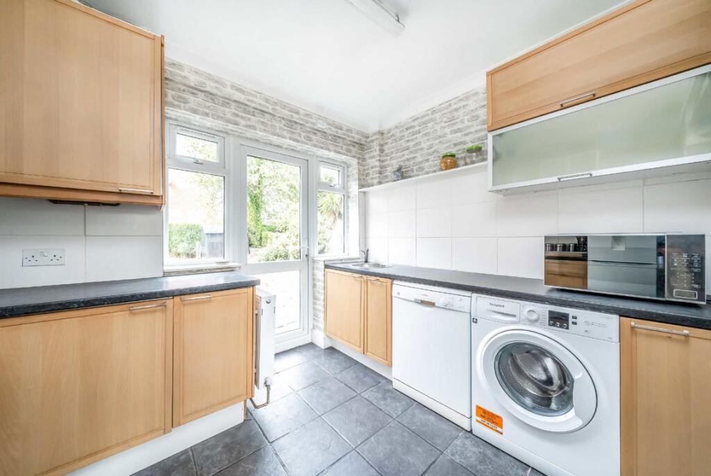House in Twickenham - View 3