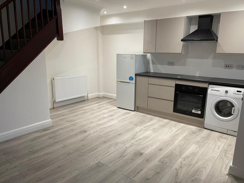 House in Watford - View 5