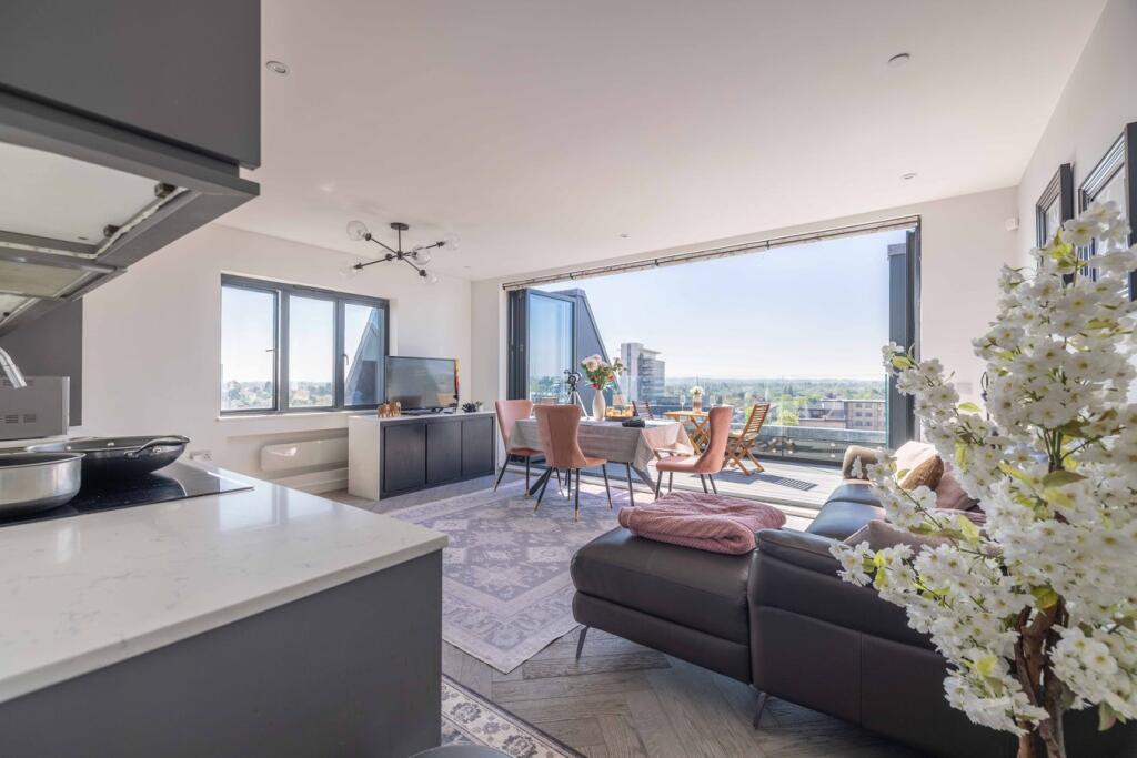 Main image of property: 50 Wellington Street, Slough, SL1