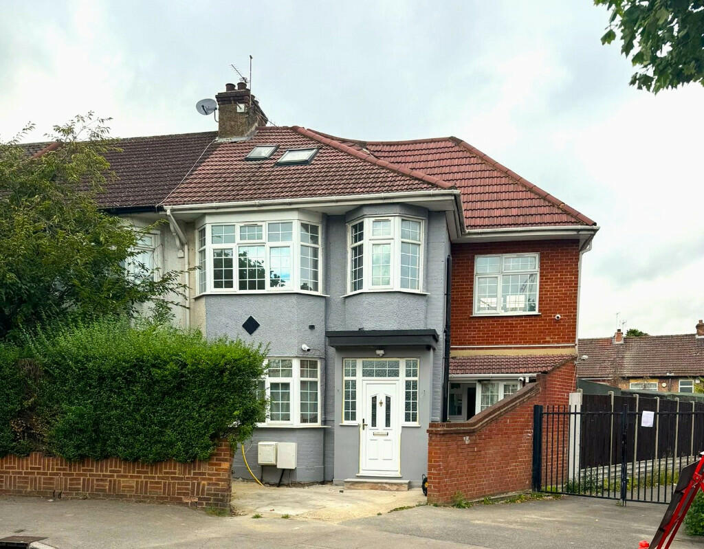 8-bed other on 1 Harold Road, London, NW10, £1,150,000