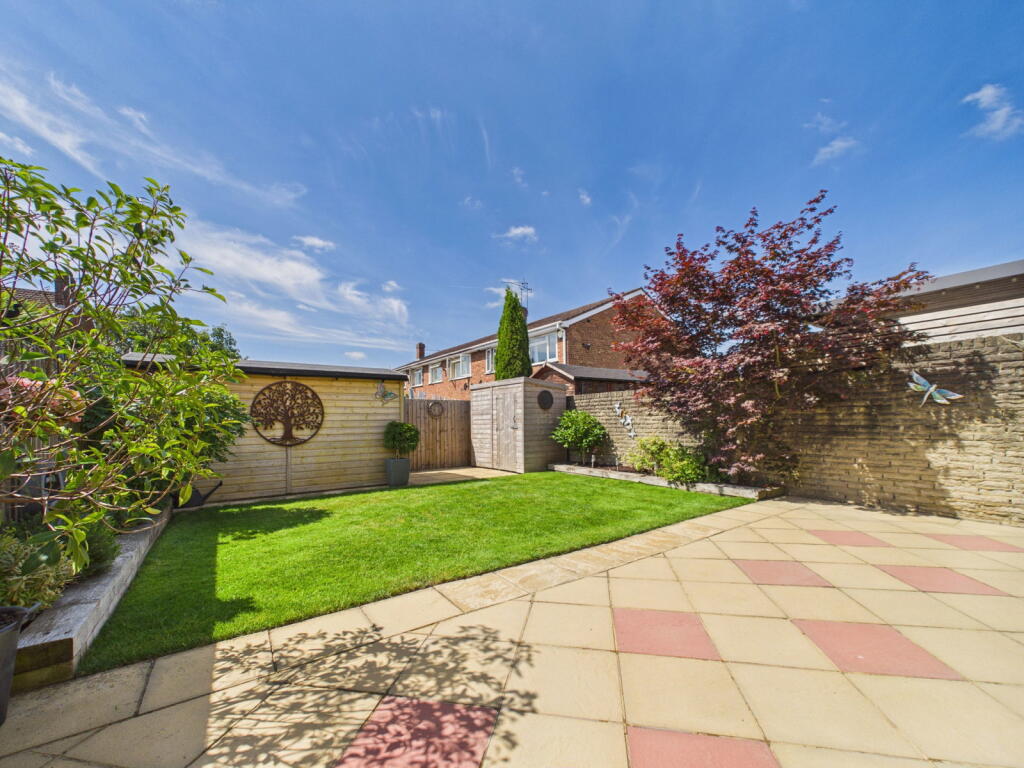 Wheatfield Close, Maidenhead, SL6 photo 4