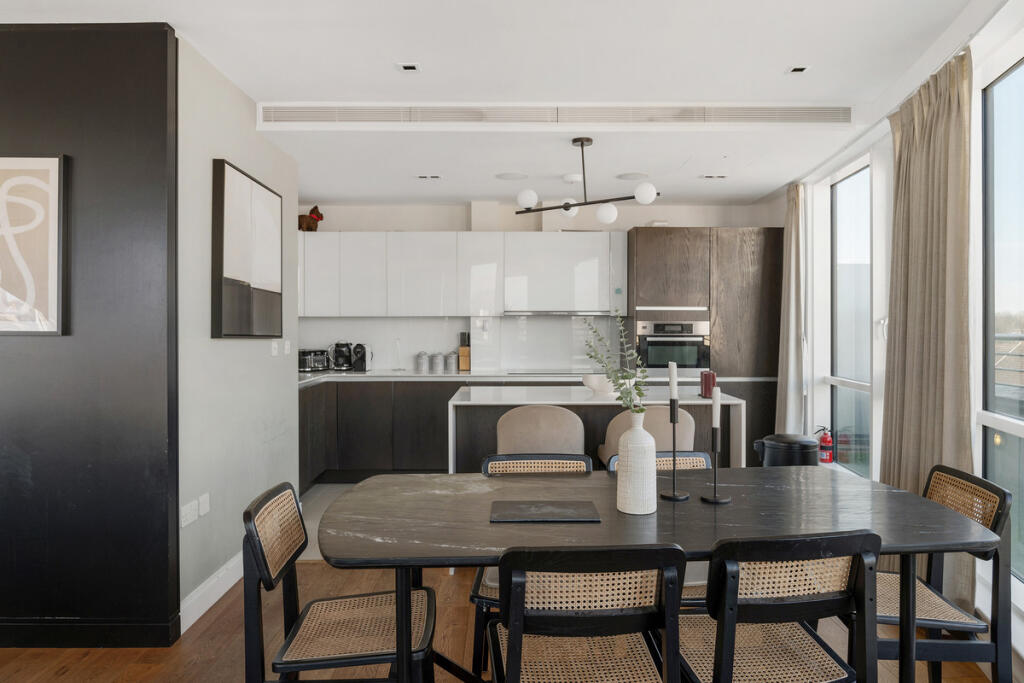 8 Kew Bridge Road, Brentford, TW8 photo 3