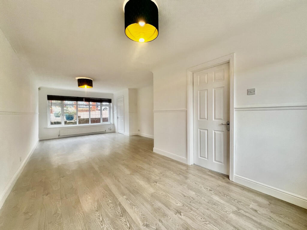 Roehampton Rise, Ardsley, Barnsley, S715BN photo 4