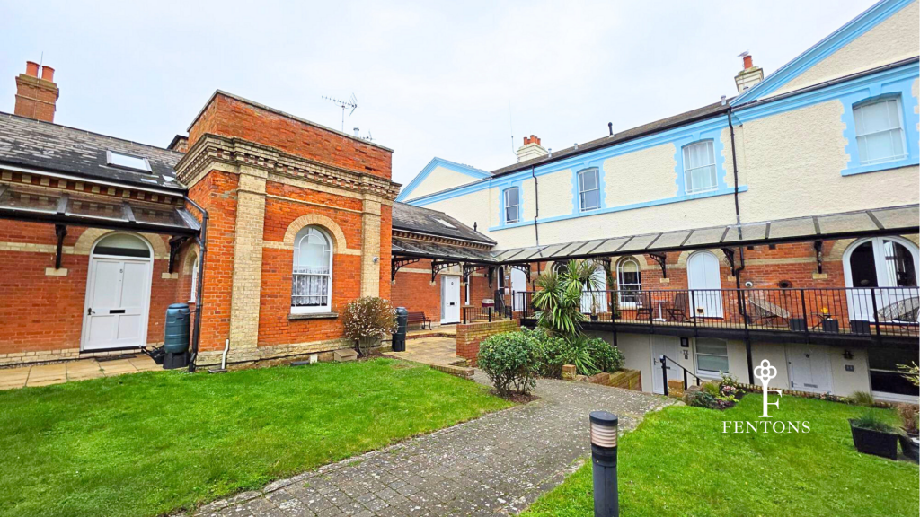 Woodberry Way, Walton-on-the-Naze photo 3